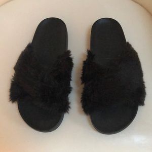 Pink by Victoria’s Secret slippers/sandals.